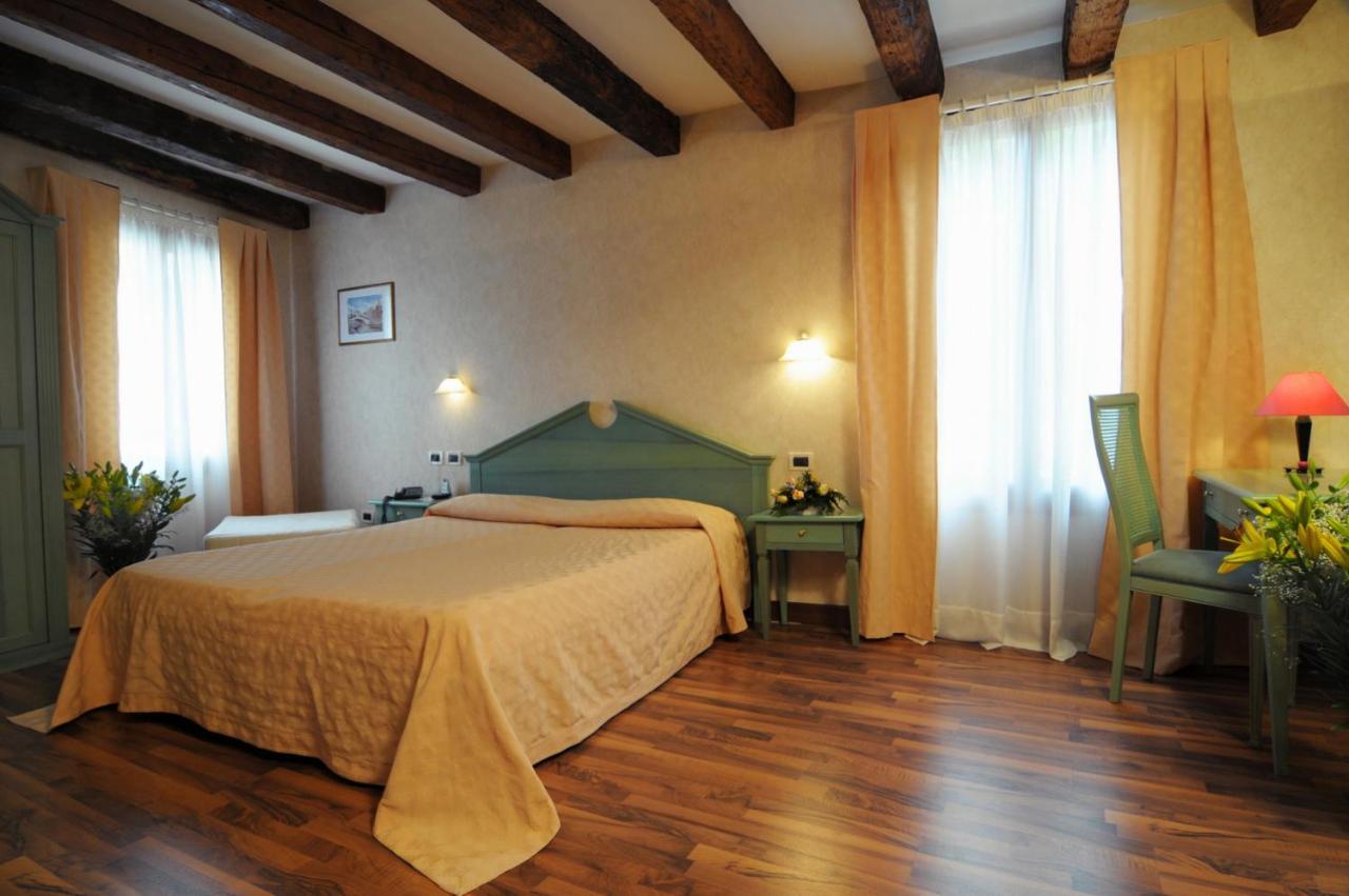 Hotel Tintoretto Benátky Pokoj fotografie